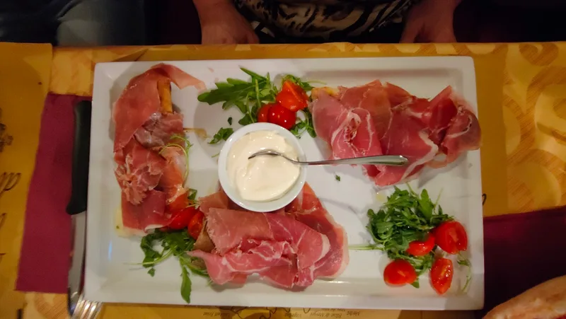 La Bruschetta — pizza restaurant (photo 13)