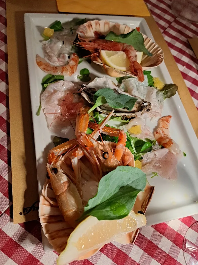La Bruschetta — pizza restaurant (photo 14)