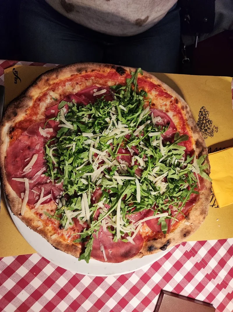 La Bruschetta — pizza restaurant (photo 5)